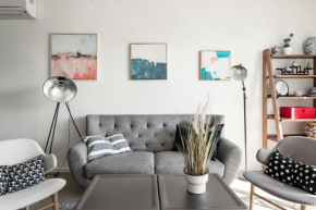 Chic Vibes in a Lakeside Townhouse